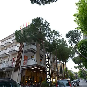 2* Отель Trocadero